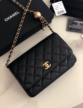 Chanel Pearl Crush Wallet on Chain