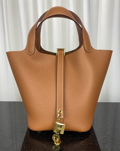 Hermès Taurillon Clemence Picotin Lock 18 PM in Gold