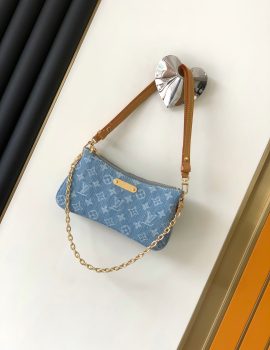 Louis Vuitton Liv Pochette