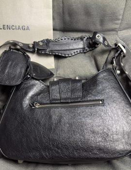 Balenciaga Le Cagole Shoulder Bag in black Arena Lambskin, Aged-Silver Hardware