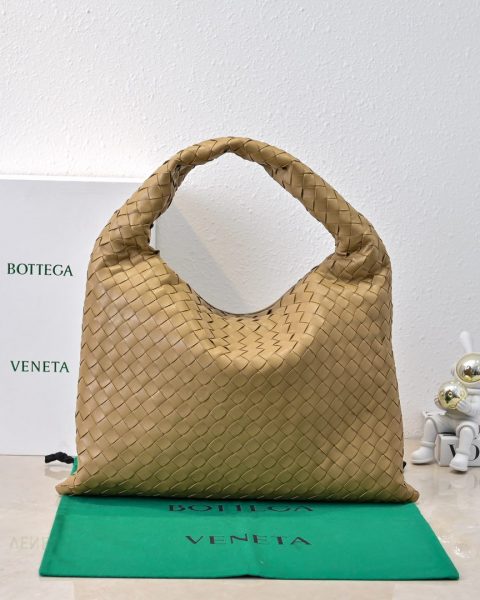 Bottega Veneta Hop Medium