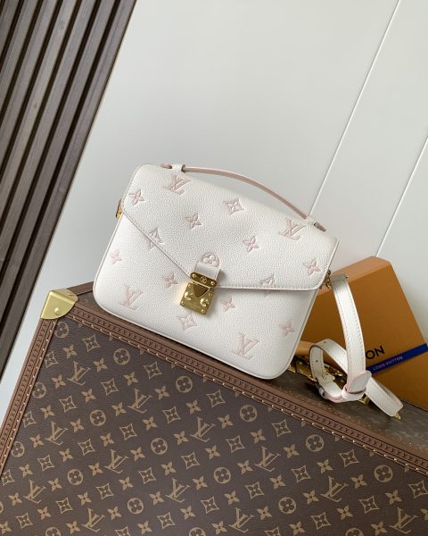 Louis Vuitton Pochette Métis